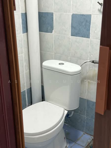 Pangsapuri untuk Disewa di Pangsapuri Mutiara Subang - Asman Samsudin - Bathroom - PropertyGuru.com.my