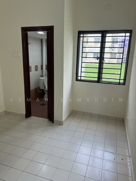 Pangsapuri untuk Disewa di Pangsapuri Mutiara Subang - Asman Samsudin - Bathroom - PropertyGuru.com.my