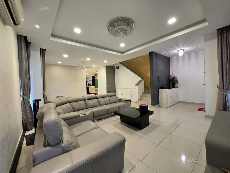 Rumah Berkembar untuk Dijual di Setia Damai (Setia Alam) - Loke . - Living Room - PropertyGuru.com.my