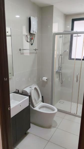 Servis Apartment untuk Disewa di Kings Bay @ Country Garden Danga Bay - Michelle Kueh - Bathroom - PropertyGuru.com.my