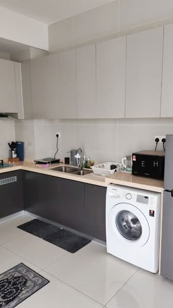 Servis Apartment untuk Disewa di Kings Bay @ Country Garden Danga Bay - Michelle Kueh - PropertyGuru.com.my
