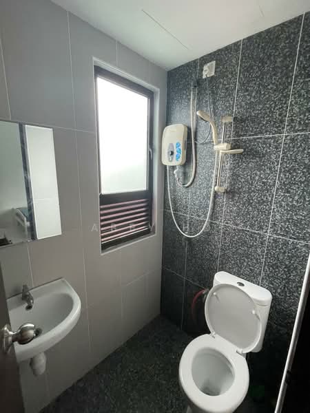 Servis Apartment untuk Disewa di The Heights Residence - Abby Ho - Bathroom - PropertyGuru.com.my