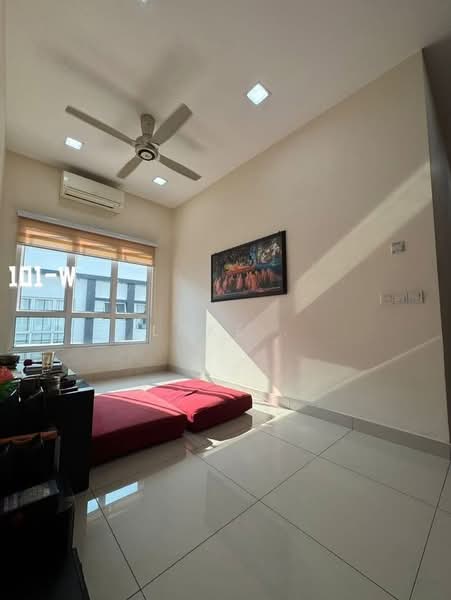 Rumah Berkembar untuk Dijual di Setia Damai (Setia Alam) - Loke . - Living Room - PropertyGuru.com.my