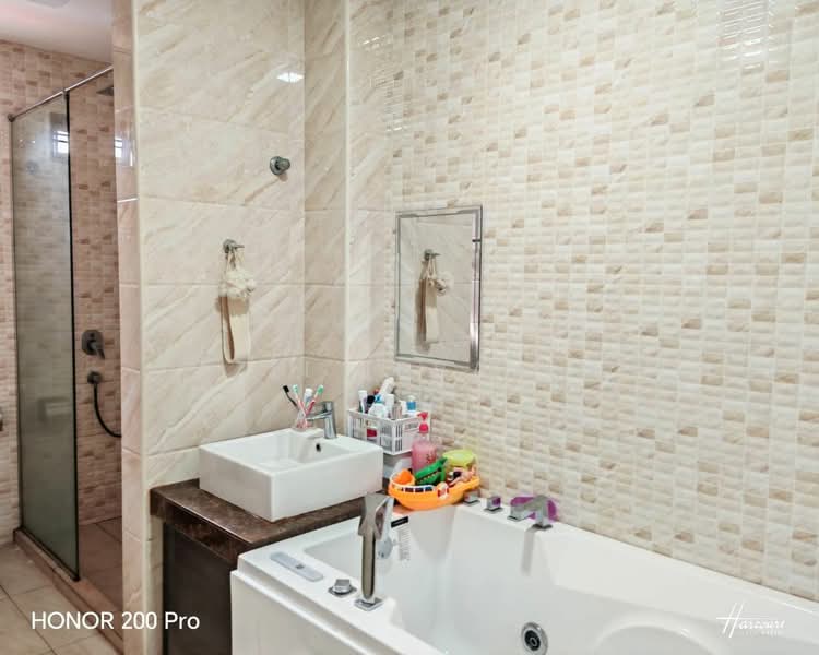 Semi-Detached House for Sale in Saujana Impian (Kajang) - Azli Ibrahim - Bathroom - PropertyGuru.com.my