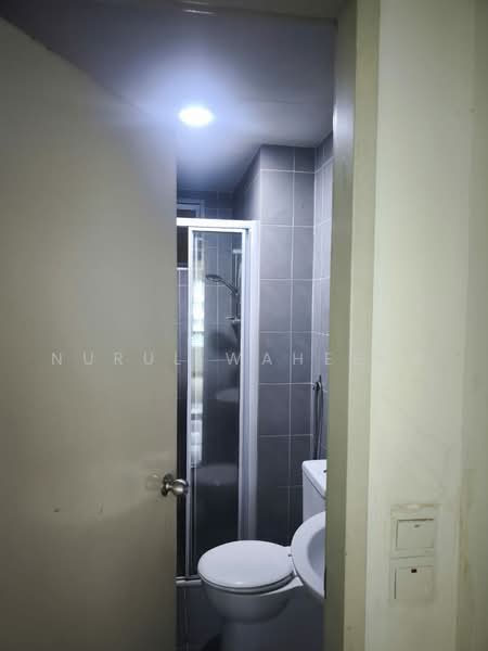 Service Residence for Rent at Savanna Executive Suite @ Southville City - Nurul Waheeda - Bathroom - PropertyGuru.com.my