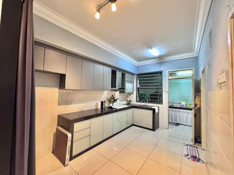 2-storey Terraced House for Sale in Bandar Tiram (Ulu Tiram) - Amir Faris Rusli - Kitchen - PropertyGuru.com.my