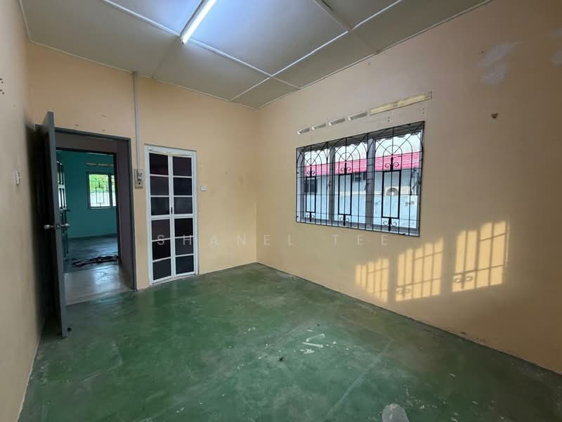 Rumah Berkembar untuk Dijual di Taman Dato Amar Diraja (Kluang) - Shanel Tee - PropertyGuru.com.my