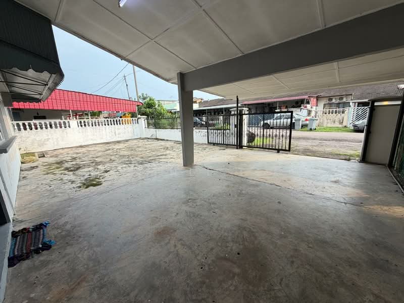 Rumah Berkembar untuk Dijual di Taman Dato Amar Diraja (Kluang) - Shanel Tee - PropertyGuru.com.my