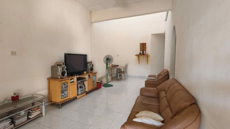 Rumah Teres 1 Tingkat untuk Dijual di Taman Sri Kluang (Kluang) - Shanel Tee - Living Room - PropertyGuru.com.my