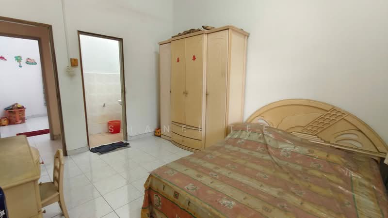 Rumah Teres 1 Tingkat untuk Dijual di Taman Sri Kluang (Kluang) - Shanel Tee - Bedroom - PropertyGuru.com.my