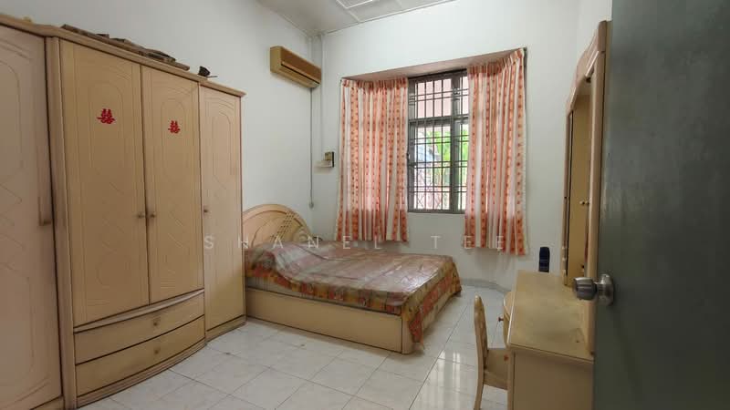 Rumah Teres 1 Tingkat untuk Dijual di Taman Sri Kluang (Kluang) - Shanel Tee - Bedroom - PropertyGuru.com.my