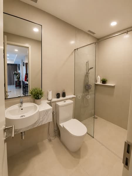 Service Residence for Sale at Tropicana Gardens - Ray Soo - Bathroom - PropertyGuru.com.my