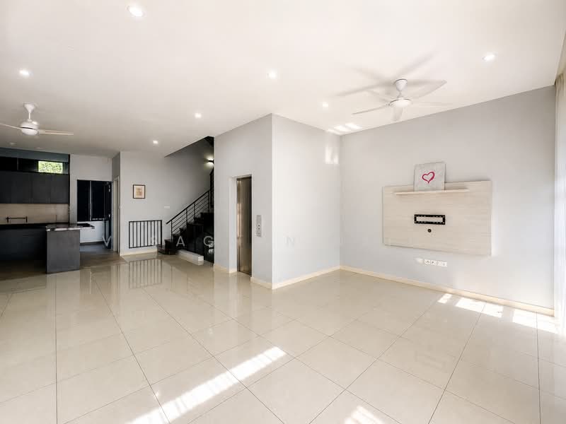 Rumah Teres 3.5 Tingkat untuk Disewa di Rawang (Selangor) - Visaghan Naidu - Living Room - PropertyGuru.com.my