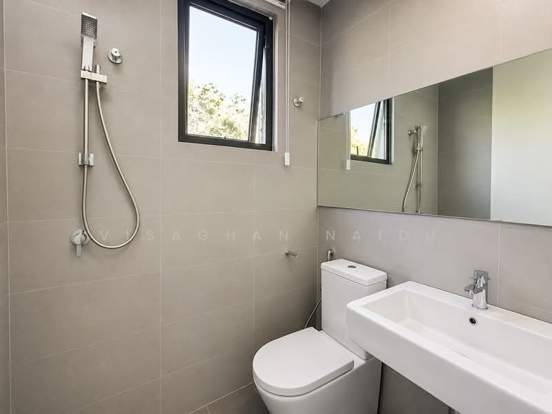 Rumah Teres 3.5 Tingkat untuk Disewa di Rawang (Selangor) - Visaghan Naidu - Bathroom - PropertyGuru.com.my