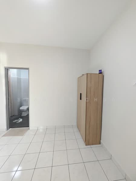 Pangsapuri untuk Disewa di Residensi Larkin Indah - Brandon Chua - Bathroom - PropertyGuru.com.my