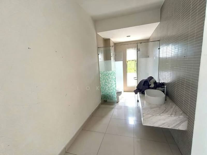 Rumah Berkembar untuk Dijual di Setia Damai (Setia Alam) - Loke . - Bathroom - PropertyGuru.com.my