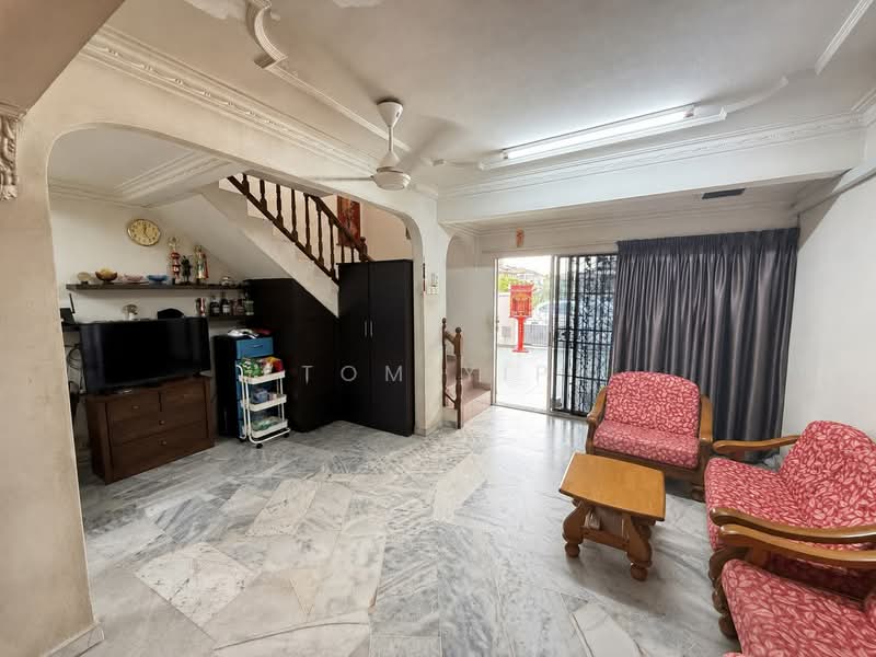 2-storey Terraced House for Sale in U5,Taman Subang Perdana (Shah Alam) - Tom Yip - Living Room - PropertyGuru.com.my