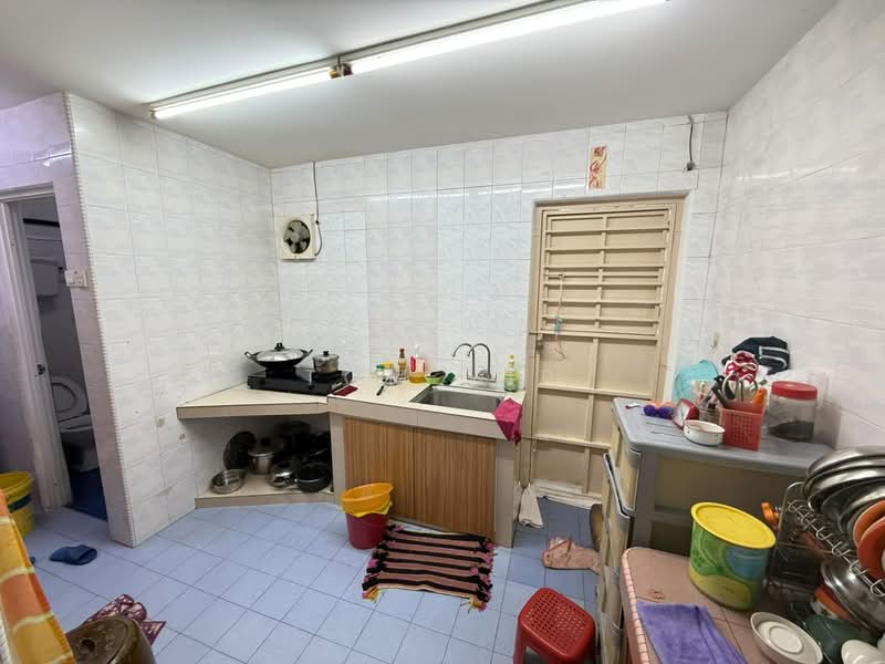 2-storey Terraced House for Sale in U5,Taman Subang Perdana (Shah Alam) - Tom Yip - Kitchen - PropertyGuru.com.my