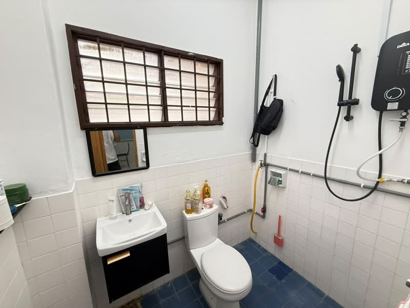 2-storey Terraced House for Sale in U5,Taman Subang Perdana (Shah Alam) - Tom Yip - Bathroom - PropertyGuru.com.my