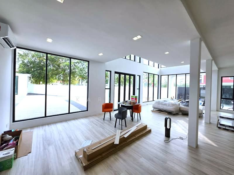 Rumah Teres 2 Tingkat untuk Dijual di Bandar Dato Onn (Tebrau) - Karl Lim - Living Room - PropertyGuru.com.my
