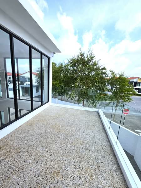 Rumah Teres 2 Tingkat untuk Dijual di Bandar Dato Onn (Tebrau) - Karl Lim - Balcony - PropertyGuru.com.my