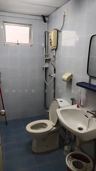 Kondominium untuk Disewa di Angkasa Condominiums - Chien Kok Lee - Bathroom - PropertyGuru.com.my
