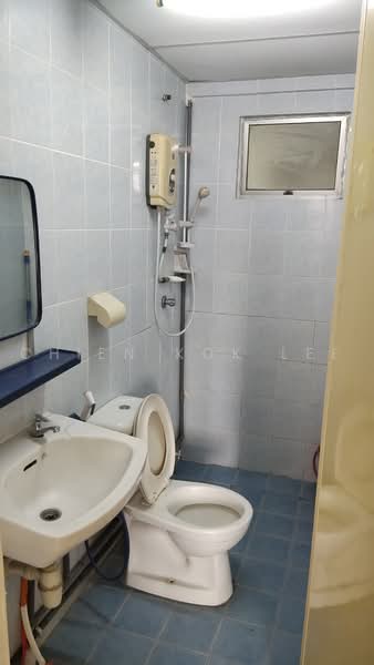 Kondominium untuk Disewa di Angkasa Condominiums - Chien Kok Lee - Bathroom - PropertyGuru.com.my