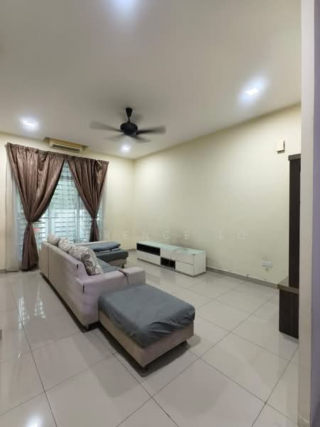 Rumah Teres untuk Disewa di Taman Mount Austin (Tebrau) - Terence Eo - Living Room - PropertyGuru.com.my