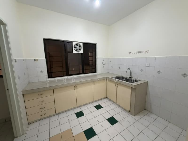 Kondominium untuk Dijual di Sunway Sutera Condominium - Vindy Phuah - Kitchen - PropertyGuru.com.my