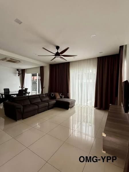 Rumah Berkembar untuk Dijual di Setia Damai (Setia Alam) - Loke . - Living Room - PropertyGuru.com.my