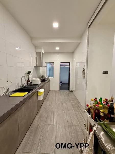 Rumah Berkembar untuk Dijual di Setia Damai (Setia Alam) - Loke . - Kitchen - PropertyGuru.com.my