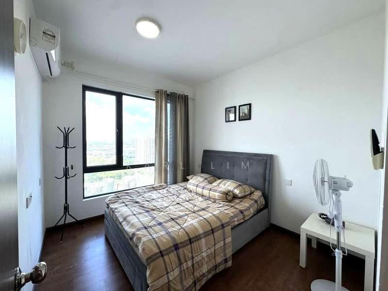 Servis Apartment untuk Dijual di Country Garden Central Park - Karl Lim - Bedroom - PropertyGuru.com.my