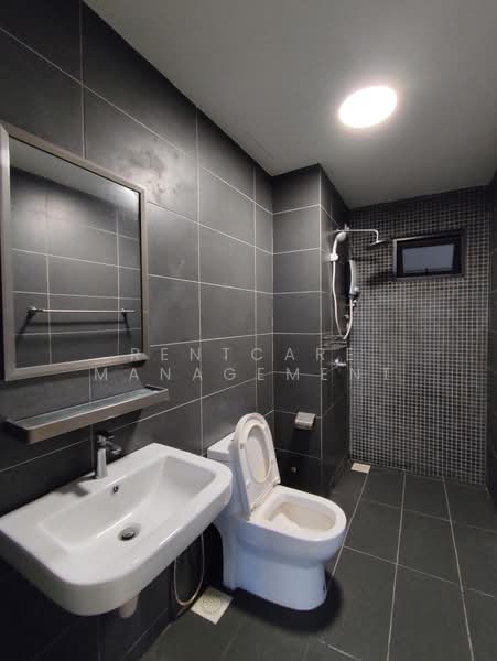 Kondominium untuk Disewa di Parkhill Residence - RentCare Management - Bathroom - PropertyGuru.com.my