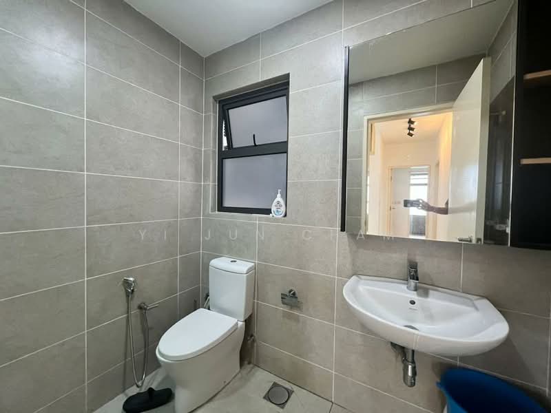 Kondominium untuk Disewa di Lakeville Residence - Yi Jun Cham - Bathroom - PropertyGuru.com.my