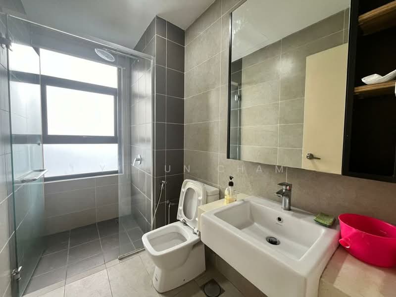 Kondominium untuk Disewa di Lakeville Residence - Yi Jun Cham - Bathroom - PropertyGuru.com.my