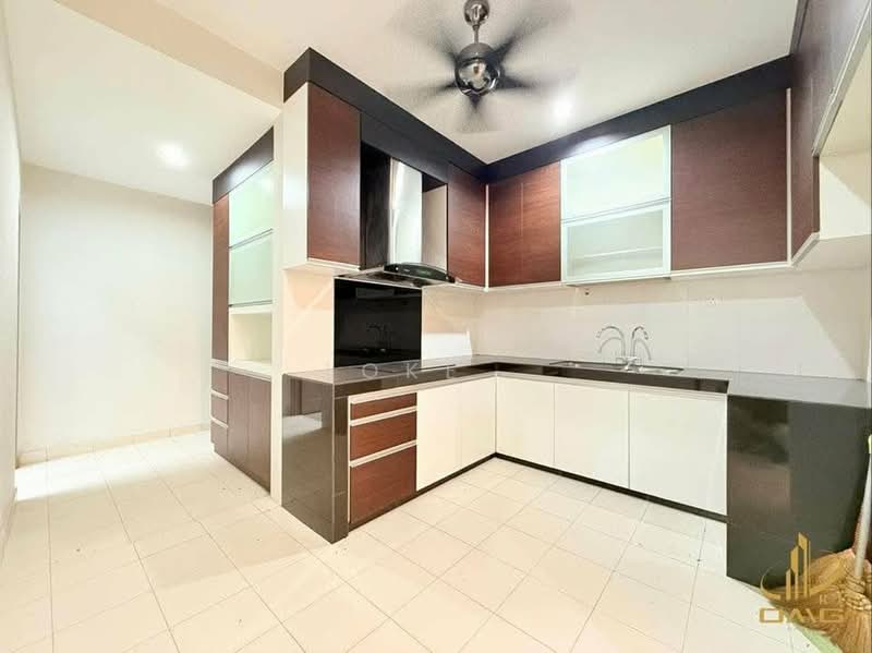 Rumah Berkembar untuk Dijual di Setia Damai (Setia Alam) - Loke . - Kitchen - PropertyGuru.com.my