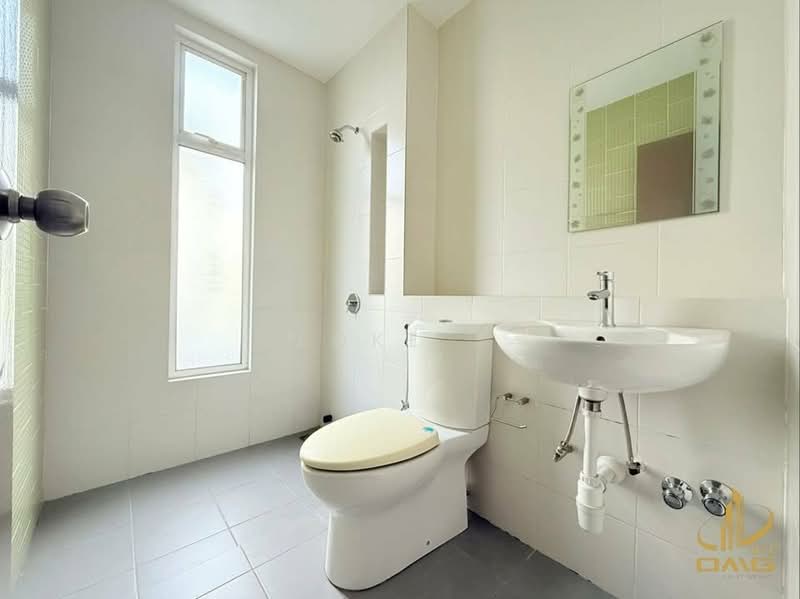Rumah Berkembar untuk Dijual di Setia Damai (Setia Alam) - Loke . - Bathroom - PropertyGuru.com.my