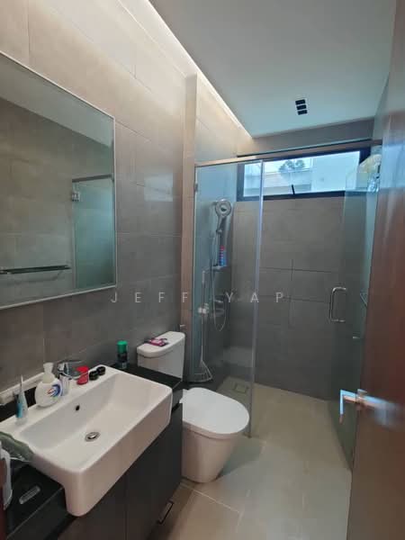 Semi-Detached House for Sale in Leisure Farm (Gelang Patah) - Jeff Yap - Bathroom - PropertyGuru.com.my