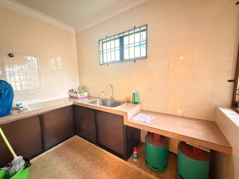 Rumah Berkembar untuk Dijual di Bukit Beruang (Bukit Baru) - Joanne How - Kitchen - PropertyGuru.com.my