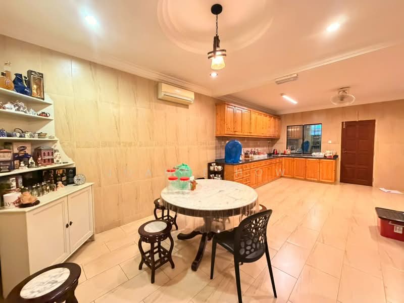 Rumah Berkembar untuk Dijual di Bukit Beruang (Bukit Baru) - Joanne How - Kitchen - PropertyGuru.com.my