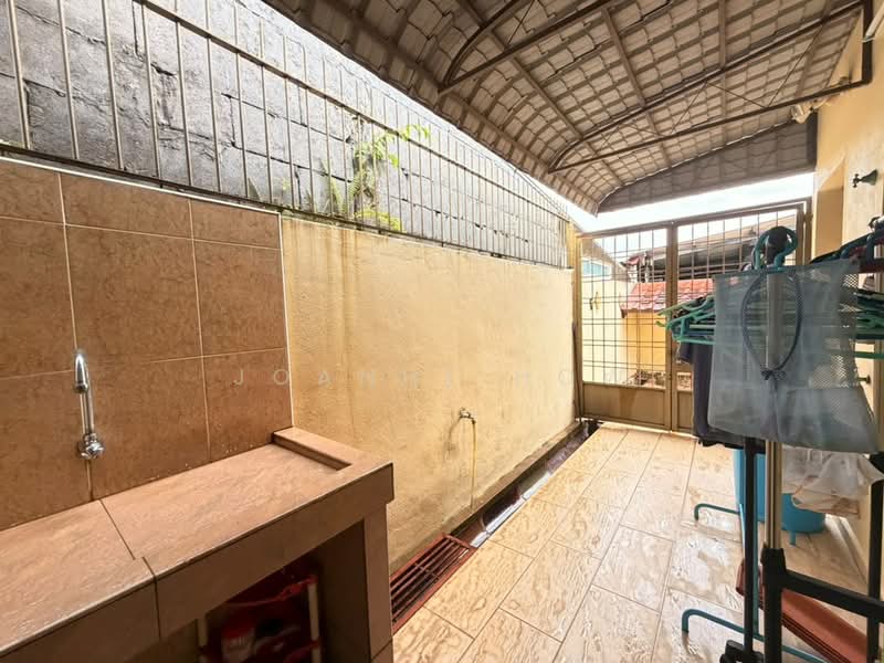 Rumah Berkembar untuk Dijual di Bukit Beruang (Bukit Baru) - Joanne How - Exterior - PropertyGuru.com.my