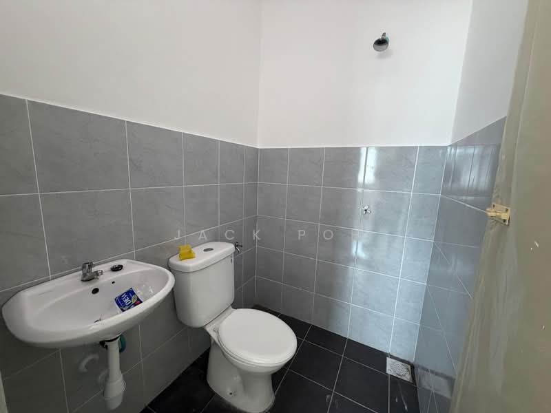 1-storey Terraced House for Sale in Tanjong Rambutan (Perak) - Jack Poh - Bathroom - PropertyGuru.com.my