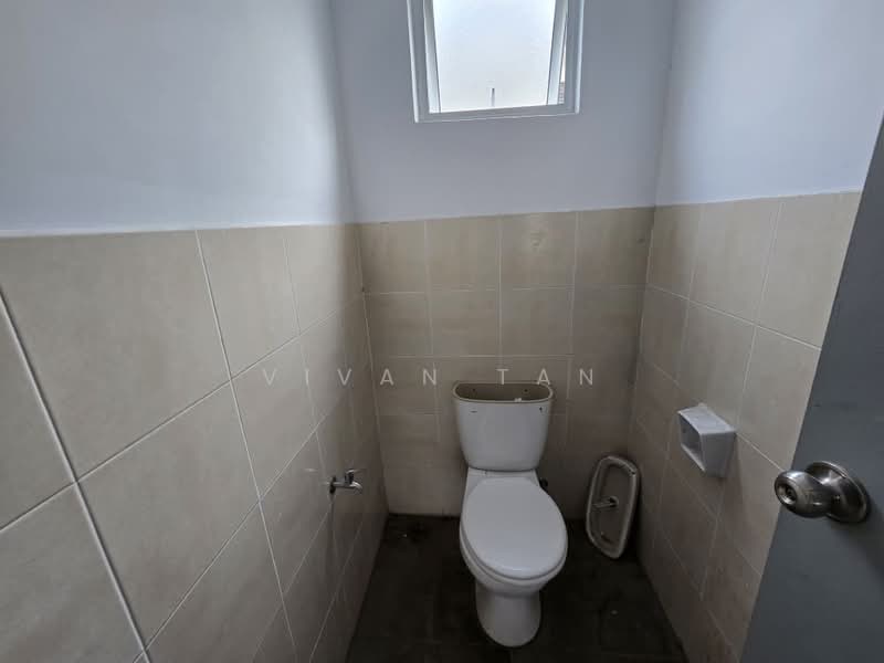 Shop / Office for Rent in Setia Alam (Selangor) - Vivan Tan - Bathroom - PropertyGuru.com.my