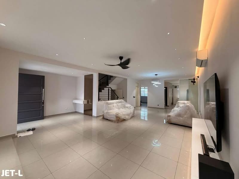 2-storey Terraced House for Sale in Setia Damai (Setia Alam) - Loke . - Living Room - PropertyGuru.com.my