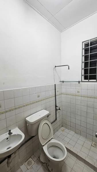 1-storey Terraced House for Rent in Bandar Kinrara (Selangor) - Choo Pheng Chan - Bathroom - PropertyGuru.com.my