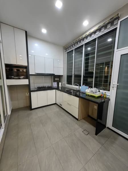Rumah Berkembar untuk Dijual di Senibong (Permas Jaya) - Mindy Heng - Kitchen - PropertyGuru.com.my