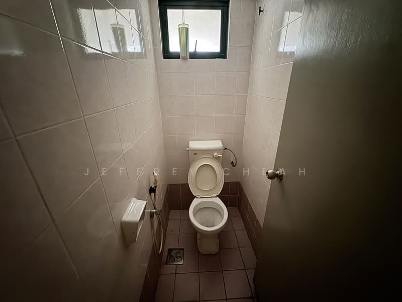 Office for Rent in Fraser Business Park (Kuala Lumpur) - Jeffrey Cheah - Bathroom - PropertyGuru.com.my