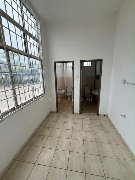 Detached Factory for Rent in Taman Perindustrian Senai (Senai) - Max Loh - Bathroom - PropertyGuru.com.my