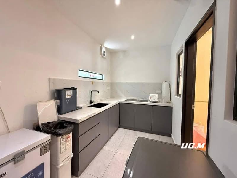 2-storey Terraced House for Sale in Setia Alam (Selangor) - Vivian Koh - Kitchen - PropertyGuru.com.my