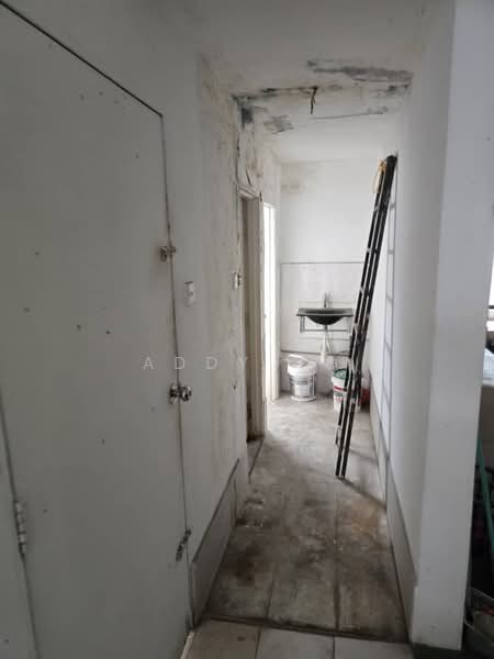 Shop / Office for Rent in Taman Rakan Cheras (Cheras) - Addy Ng - Corridor - PropertyGuru.com.my